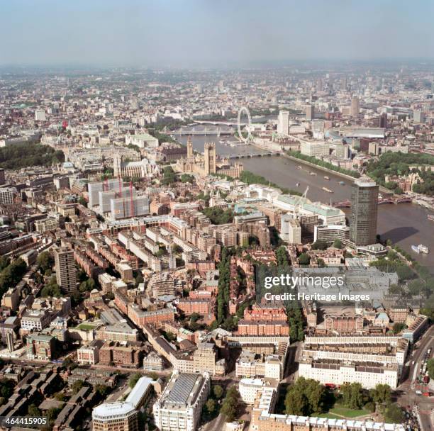 London In 2002 London 2002 Photos and Premium High Res Pictures - Getty Images