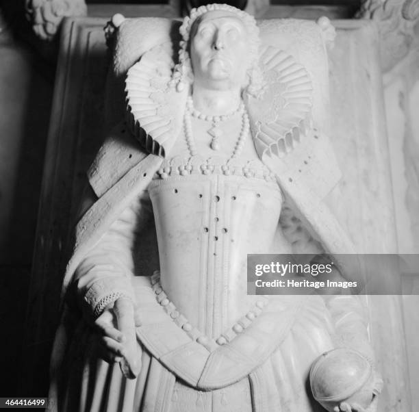 Tomb of Queen Elizabeth I, Westminster Abbey, London, 1945-1980. Photograph taken 1945-1980 of the effigy of Queen Elizabeth I on her tomb in her...