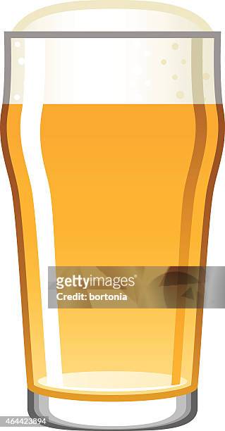 ilustraciones, imágenes clip art, dibujos animados e iconos de stock de simple icono de vidrio de cerveza aislado sobre blanco - beer glass
