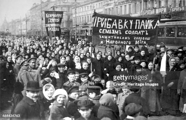 Striking Putilov workers on the first day of the February Revolution, St Petersburg, Russia, 1917. The Putilov Plant was a large machine-building...