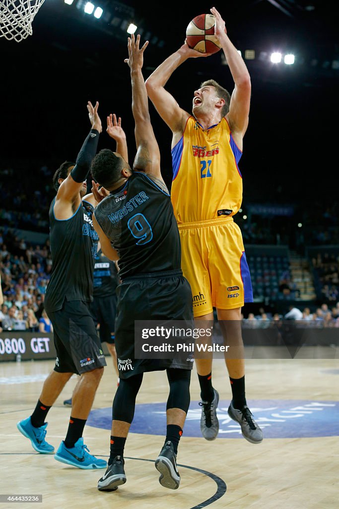 New Zealand v Adelaide - NBL Semi Final: Game 1