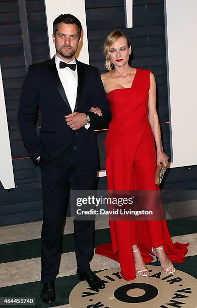 Actors Joshua Jackson and Diane Kruger attend the 2015 Vanity Fair Oscar Party hosted by Graydon Carter at the Wallis Annenberg Center for the...