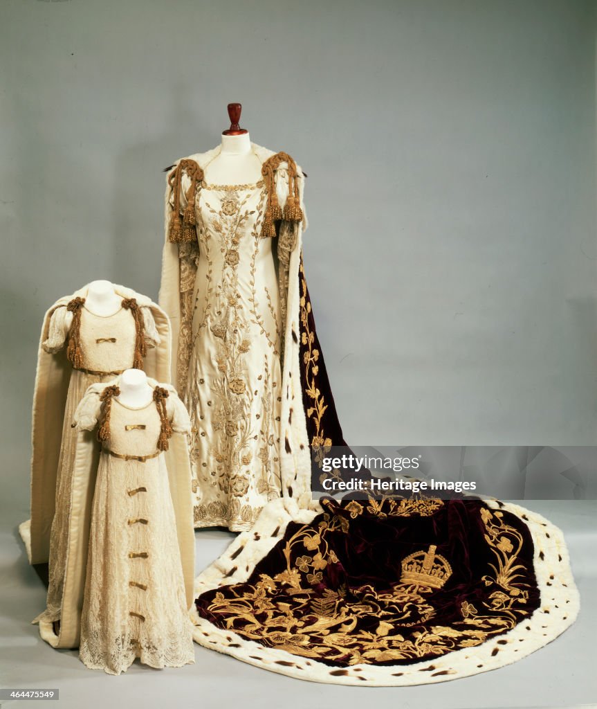 Countess Coronation Robe Coronation dresses and robes worn by the Queen Mother and Princesses ...
