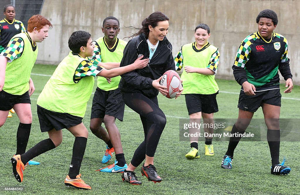 Laura Wright Visits Evelyn Grace Academy