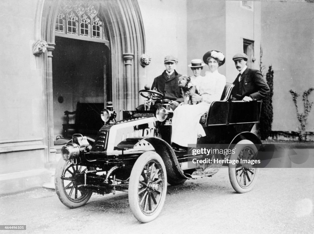 De Dion car and passengers, c1902.