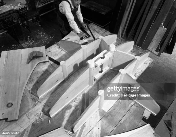 Pattern Maker Cast Pattern (Casting) Photos and Premium High Res Pictures - Getty Images