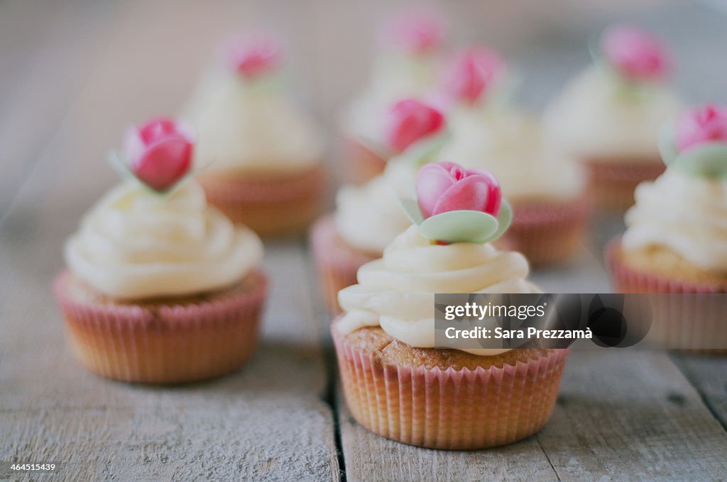 Vanilla Rose Cupcakes