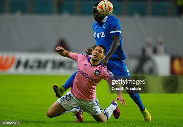 Christopher Samba of Dynamo Moscow view with Alexander Mitrovic of Anderlecht during the UEFA Europe League football match between Dynamo Moscow and...