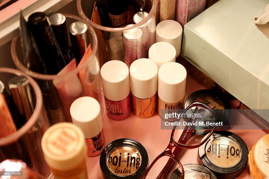'Curl's Best Friend' Pop-Up Curl And Cocktail Parlour By Benefit Cosmetics