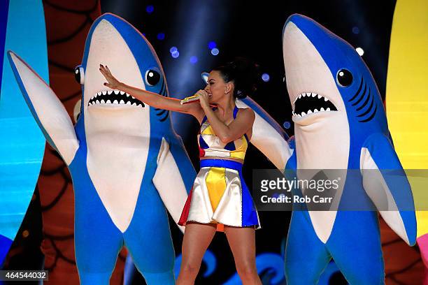 Singer Katy Perry performs during the Pepsi Super Bowl XLIX Halftime Show at University of Phoenix Stadium on February 1, 2015 in Glendale, Arizona.