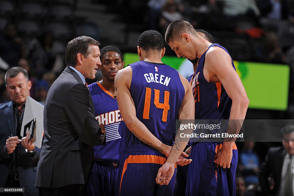 Phoenix Suns v Denver Nuggets