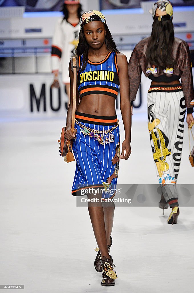 Moschino - Runway RTW - Fall 2015 - Milan Fashion Week