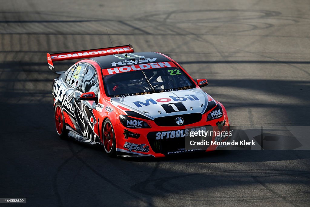 V8 Supercars Clipsal 500 - Practice And Qualifying