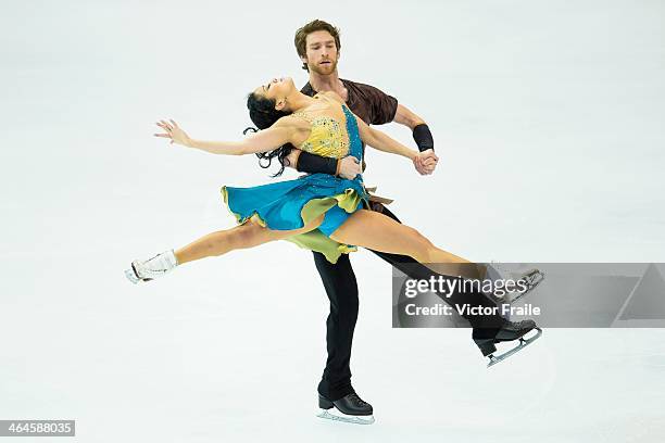 Lynn Kriengkrairut and Logan Giulietti-Schmitt of USA perform their routine at the Ice Dance Free Dance event at the Ice Dance Free Dance event...