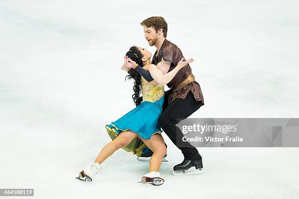 Lynn Kriengkrairut and Logan Giulietti-Schmitt of USA perform their routine at the Ice Dance Free Dance event at the Ice Dance Free Dance event...