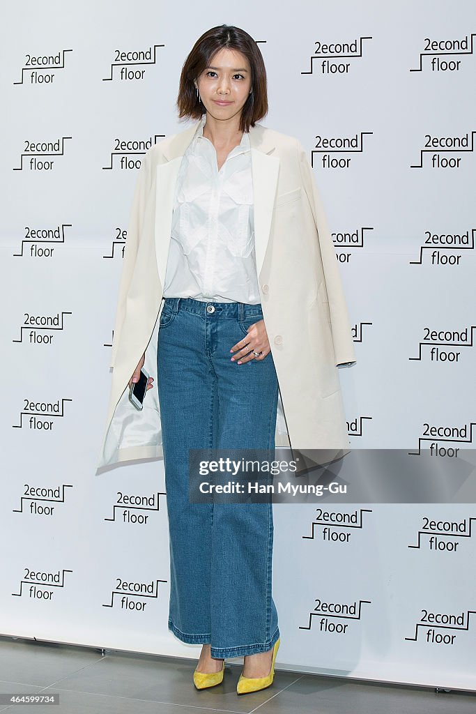 Actress, Chae Jung-An Appears At 2econd Floor Lotte Department Store