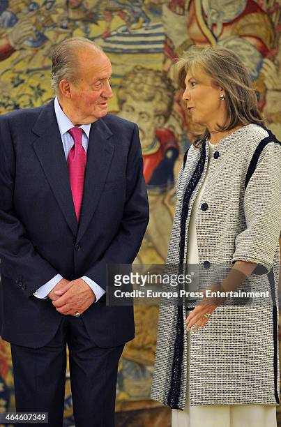 King Juan Carlos of Spain and Colombia's President wife Maria Clemencia Rodriguez de Santos at Zarzuela Palace on January 22, 2014 in Madrid, Spain.