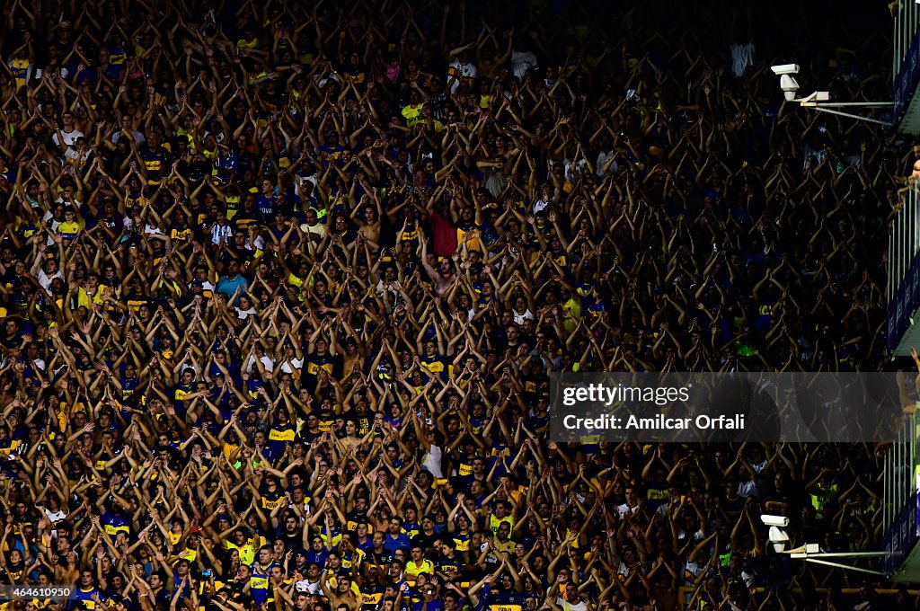 Boca Juniors v Montevideo Wanderers - Copa Bridgestone Libertadores 2015