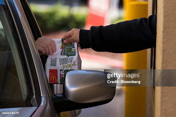 Fast Food Recipient 2,011 Restaurant Receiving Food Stock Photos, High-Res Pictures, and ...