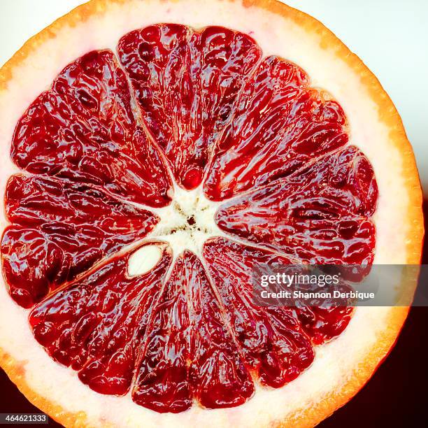 blood orange - bloedsinaasappel stockfoto's en -beelden