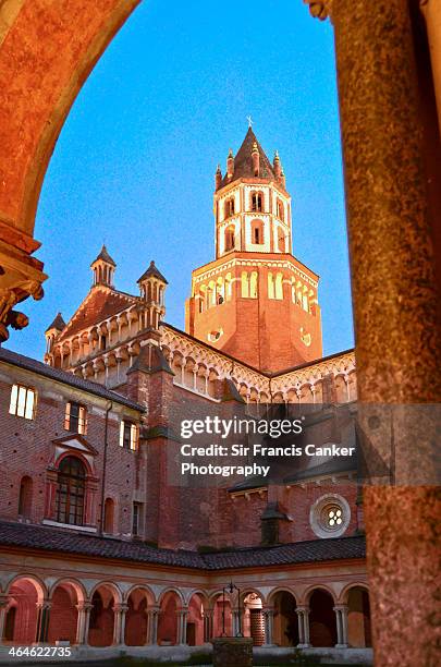 st. andrea basilica and cloister at night,vercelli - vercelli stock-fotos und bilder