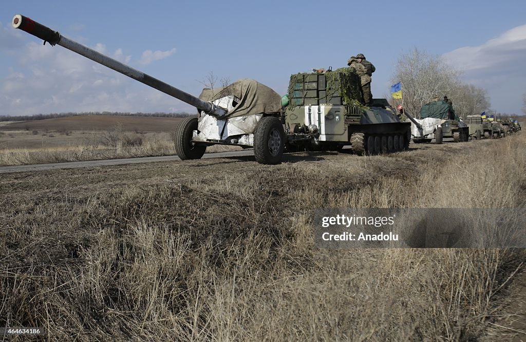 Ukraine withdraws heavy weaponry from front line in Artemovks