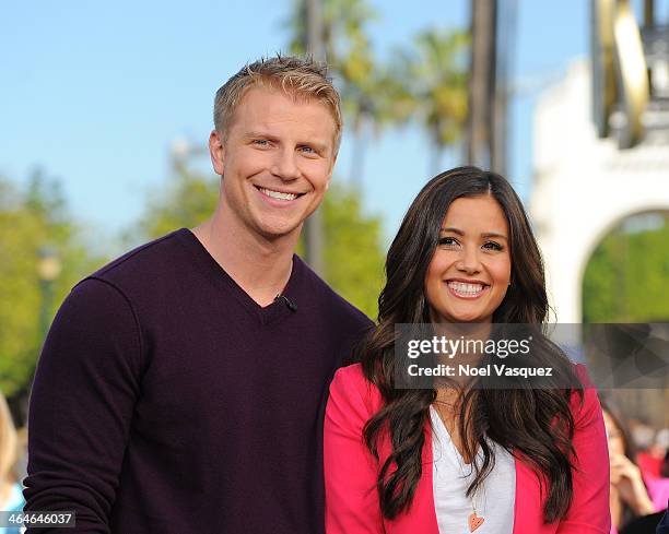 Sean Lowe and Catherine Giudici visit "Extra" at Universal Studios Hollywood on January 23, 2014 in Universal City, California.