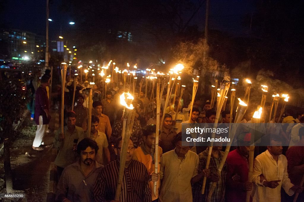 Protest at Dhaka after death of US blogger Avijit Roy