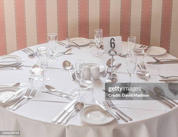 formal table setting - formalwear stock-fotos und bilder