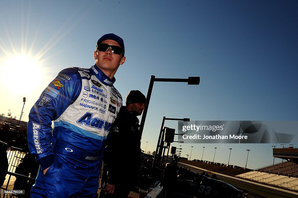 Folds of Honor QuikTrip 500 - Qualifying