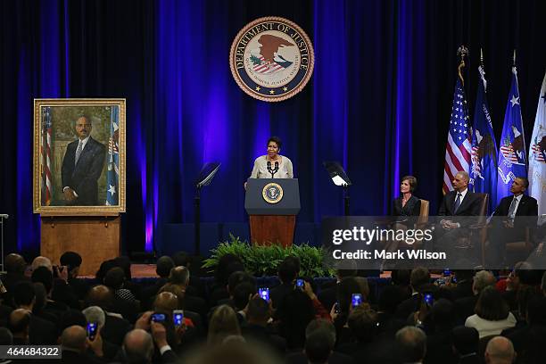 Aretha Franklin sings America The Beauiful as US President Barack Obama , U.S. Attorney General Eric Holder and acting Attorney General Sally...