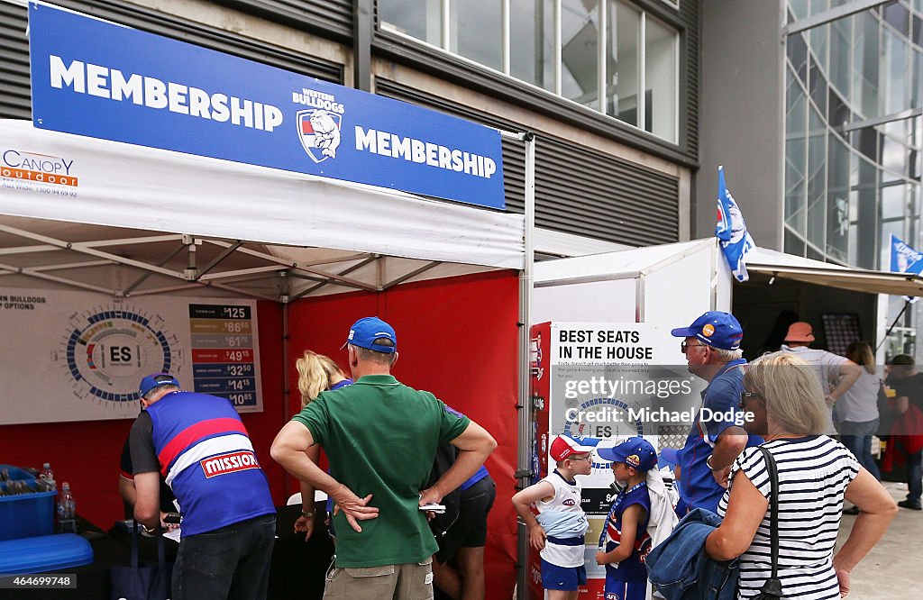 NAB Challenge - Western Bulldogs v Richmond