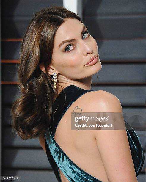 Model Alyssa Miller arrives at the 2015 Vanity Fair Oscar Party Hosted By Graydon Carter at Wallis Annenberg Center for the Performing Arts on...