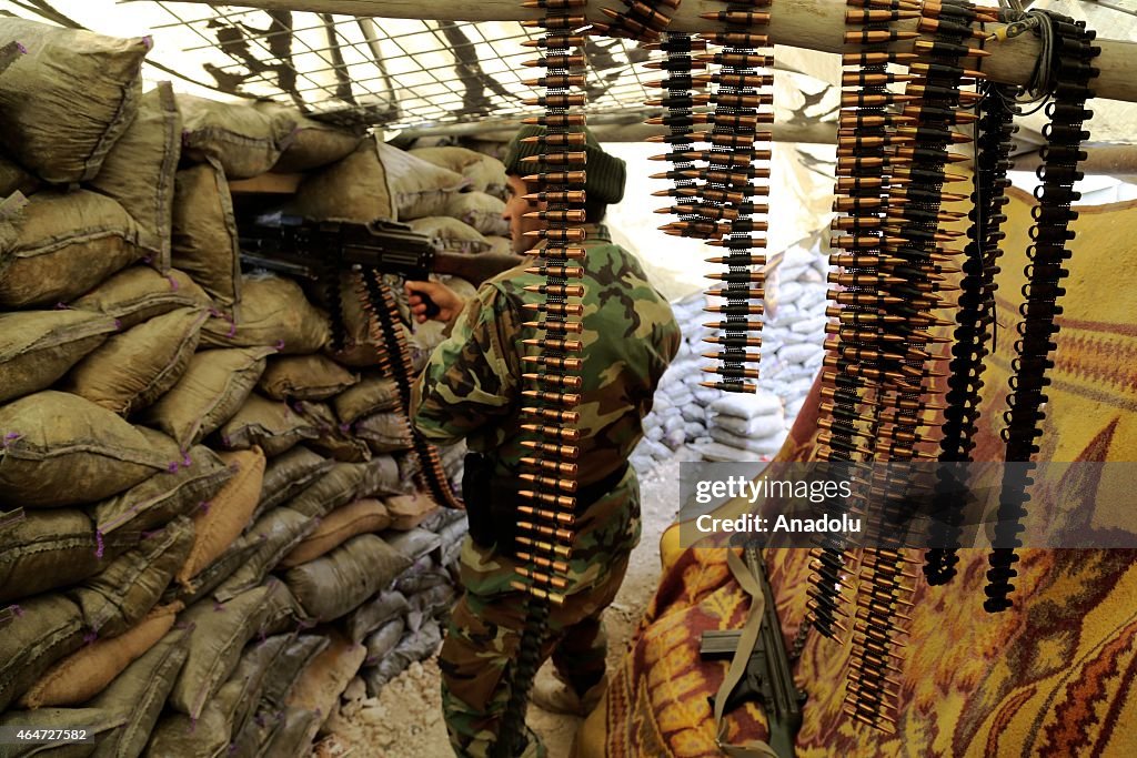 Peshmerga fighters battle Daesh in Sinjar