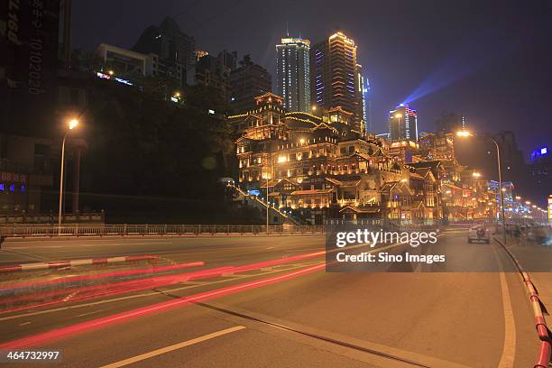 night view of chongqing hongya cave - chongqing hongyadong stock-fotos und bilder