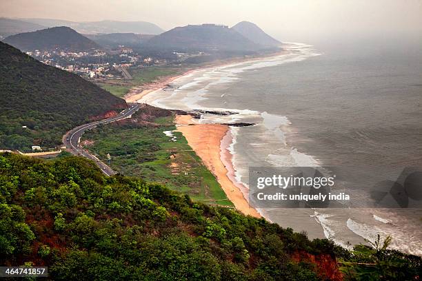 aerial view of a coastline, visakhapatnam, andhra pradesh, india - kailasagiri park foto e immagini stock