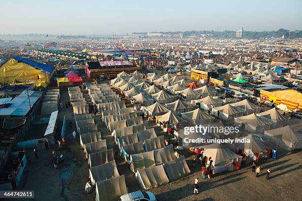 aerial view of residential tents at maha kumbh, allahabad, uttar pradesh, india - kumbh mela at allahabad stock-fotos und bilder