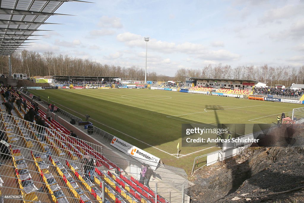 SV Elversberg v 1. FC Saarbruecken - Regionalliga Suedwest