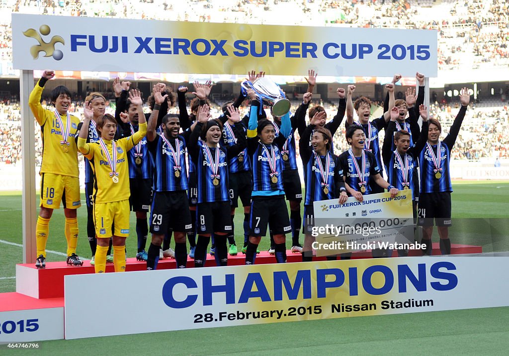 Gamba Osaka v Urawa Red Diamonds - FUJI XEROX SUPER CUP 2015