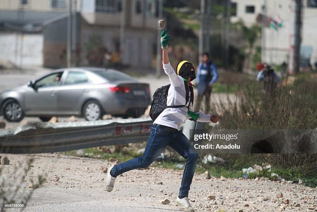 Palestinians clash with Israeli security forces during protest in Ramallah