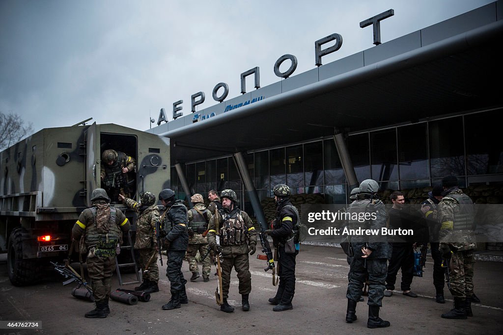 Ukrainian Soldiers Prepare To Defend Territory Against Russian Separatists