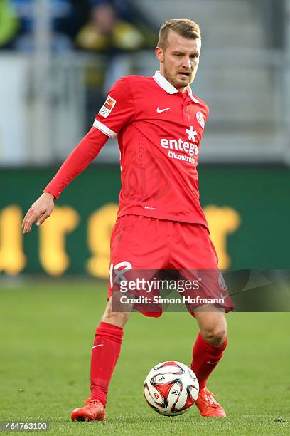 Daniel Brosinski of Mainz controls the ball during the Bundesliga match between 1899 Hoffenheim and 1. FSV Mainz 05 at Wirsol Rhein-Neckar-Arena on...