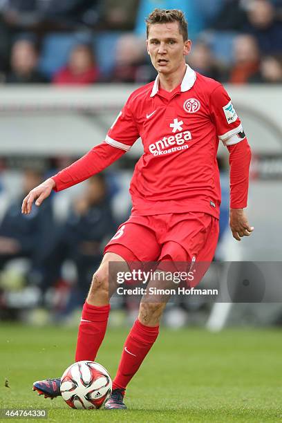 Niko Bungert of Mainz controls the ball during the Bundesliga match between 1899 Hoffenheim and 1. FSV Mainz 05 at Wirsol Rhein-Neckar-Arena on...