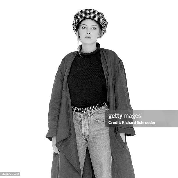 Rohmeriennes actress Jessica Forde is photographed for Self Assignment on December 11, 1986 in Paris, France.