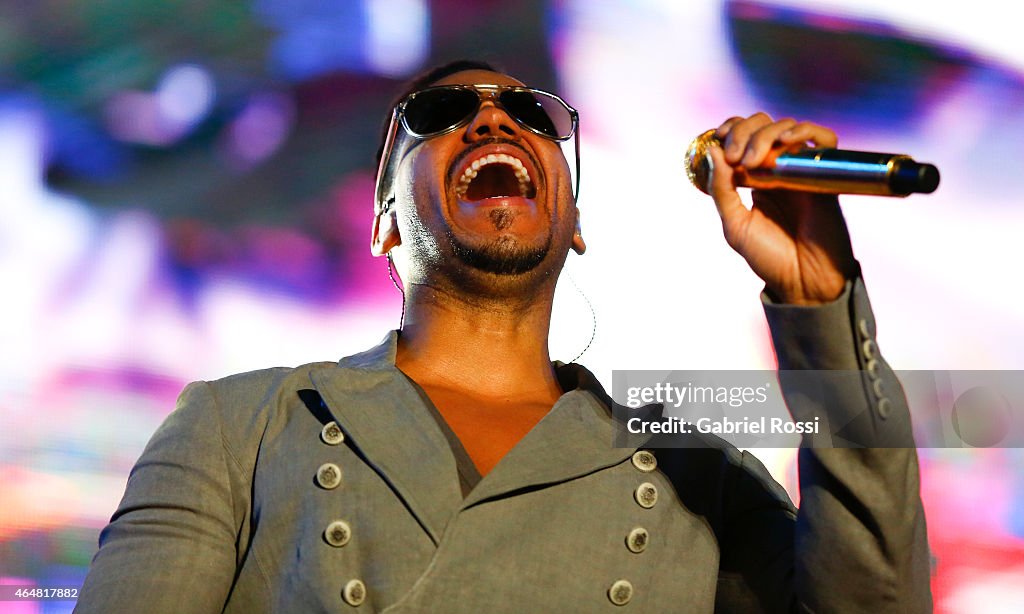 Romeo Santos Performs in Buenos Aires