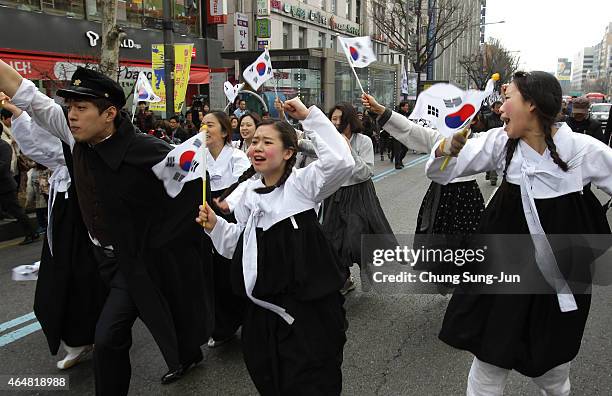 South Koreans perform during the celebration of Independence Movement Day on March 1, 2015 in Seoul, South Korea. South Koreans celebrate the public...