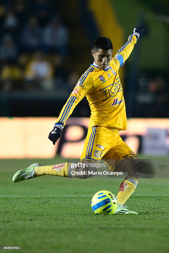 Tigres UANL v Pumas UNAM - Clausura 2015 Liga MX