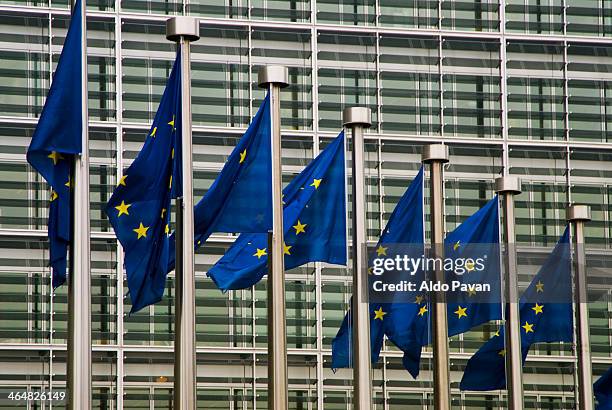 belgium, bruxelles, european union palaces - eu flagge stock-fotos und bilder