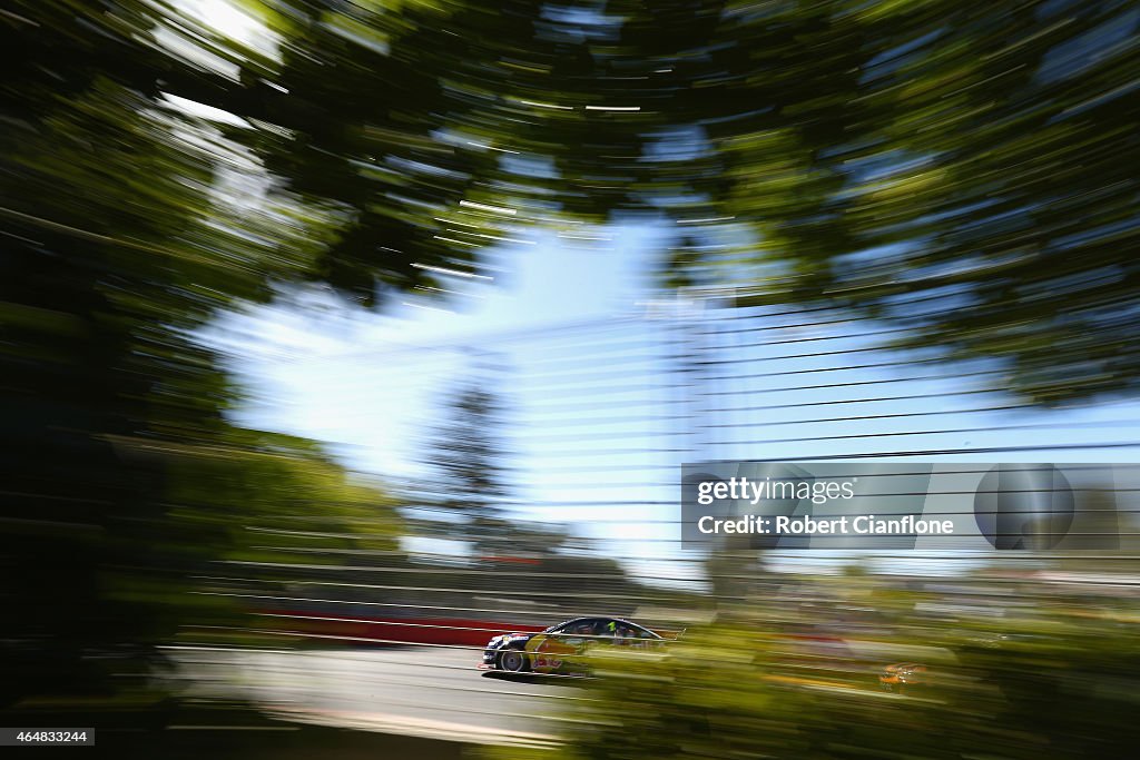 V8 Supercars Clipsal 500 - Race 3