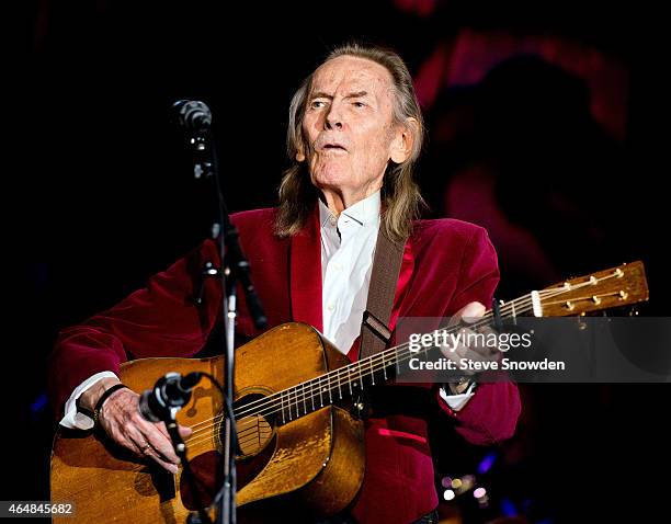 Singer / Songwriter Gordon Lightfoot performs on stage at Route 66 Casinos Legends Theater on February 28, 2015 in Albuquerque, New Mexico.